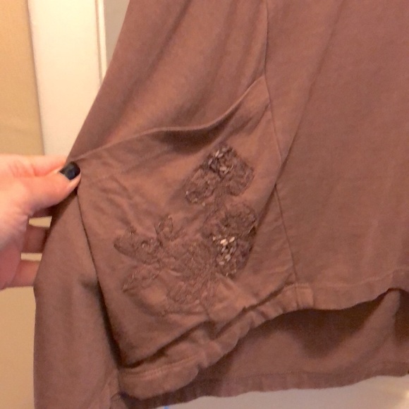 Logo brown top - Picture 2 of 3